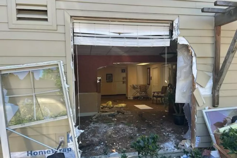 Driver Crashes Into Bonaventure Building in East Wenatchee